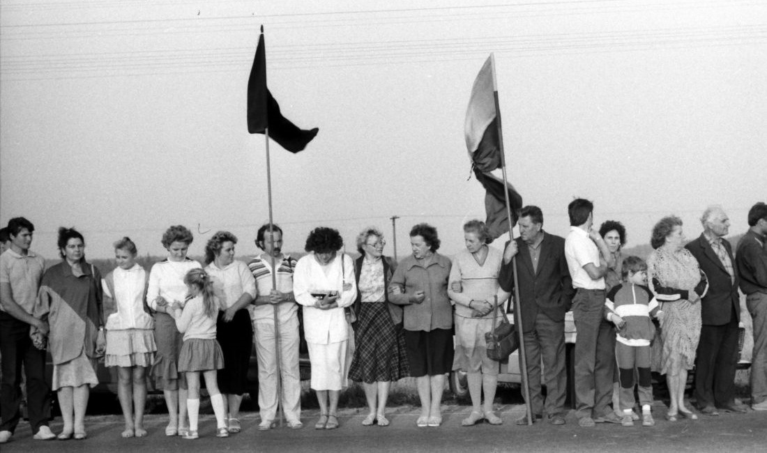 Baltischer Weg: Menschenkette anlässlich des 50. Jahrestages des Hitler-Stalin-Pakt am 23. August 1989